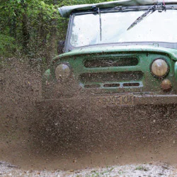 Сафари с джип среден клас в района на Велико Търново Сафари с джип среден клас в района на Велико Търново