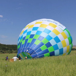 Издигане с балон за двама над магичните Белоградчишки скали Издигане с балон за двама над магичните Белоградчишки скали