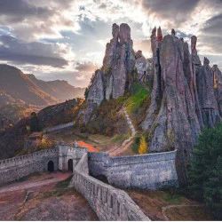 Приключенска игра за двама възкачване на престола на Белоградчишките скали Приключенска игра за двама възкачване на престола на Белоградчишките скали