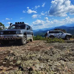 Джип сафари край Белоградчик за трима- вълнуващо приключение сред природата