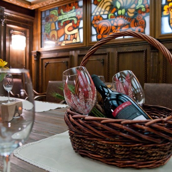 Организирайте своята почивка в дома на културния елит с Нощувка за двама в Хотел Еделвайс на връх Бузлуджа от Makaroon