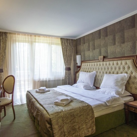 Организирайте своята почивка в дома на културния елит с Нощувка за двама в Хотел Еделвайс на връх Бузлуджа от Makaroon