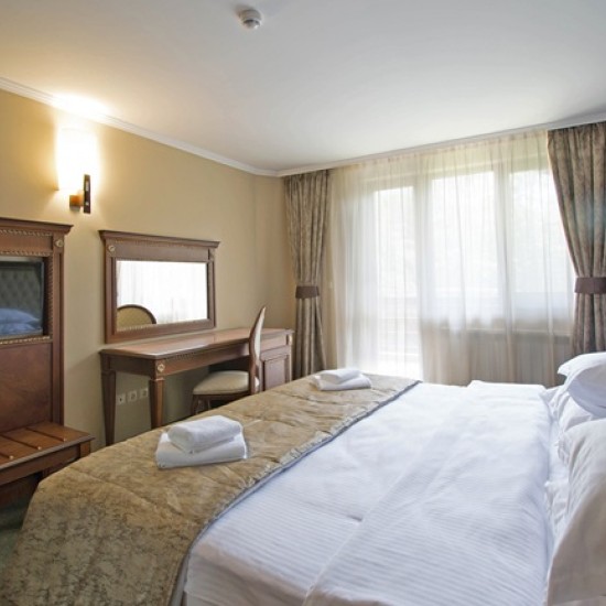 Организирайте своята почивка в дома на културния елит с Нощувка за двама в Хотел Еделвайс на връх Бузлуджа от Makaroon