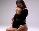 Вижте своята история в снимки с професионална фотосесия за до 4 души в Стара Загора в Makaroon Вижте своята история в снимки с професионална фотосесия за до 4 души в Стара Загора в Makaroon