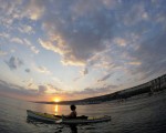 Подарете си едно романтично плаване в морето с „Тур с каяк по залез слънце“ от Makaroon Подарете си едно романтично плаване в морето с „Тур с каяк по залез слънце“ от Makaroon