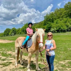 Конна езда за двама в необятната природа на Стара планина и с. Кърнаре Конна езда за двама в необятната природа на Стара планина и с. Кърнаре