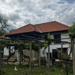 Нощувка за двама в къща за гости край Ловеч + Еквитерапия