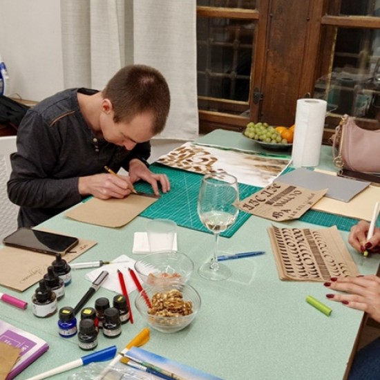 Овладейте техниките на красивото писане с Работилница по калиграфия във Велико Търново от Makaroon