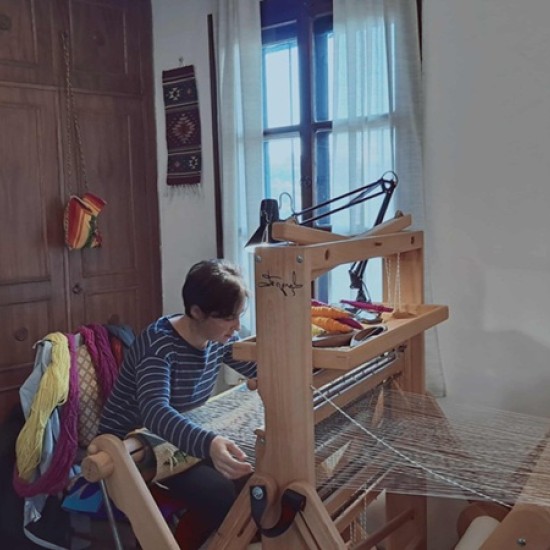 Опознайте света на нишките с Работилница по тъкане в Център за приложни изкуства и занаяти „Къщата“ от Makaroon