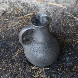 Грънчарска работилница за един човек в Център за приложни изкуства и занаяти „Къщата“, гр. Велико Търново Грънчарска работилница за един човек в Център за приложни изкуства и занаяти „Къщата“, гр. Велико Търново