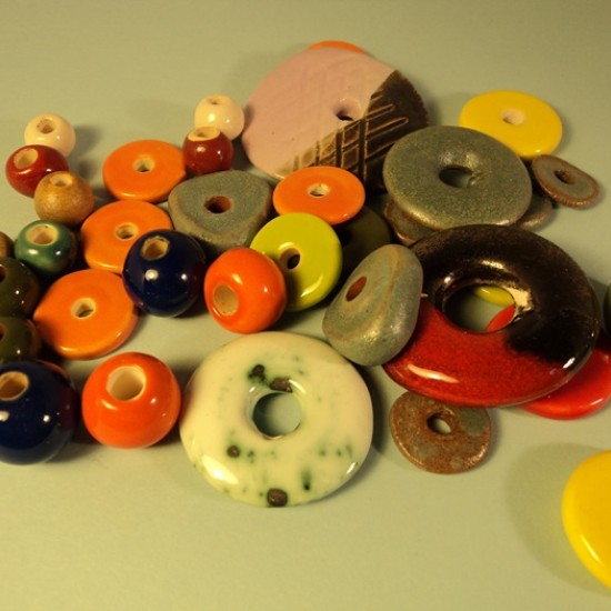 Разкрийте творческия си потенциал с Работилница по художествена керамика в Център за приложни изкуства и занаяти „Къщата“ от Makaroon