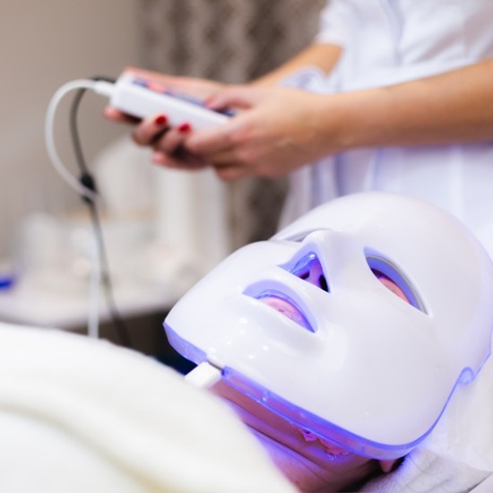 Feel the benefits of Phototherapy with LED mask for skin restoration in Plovdiv - from Makaroon Feel the benefits of Phototherapy with LED mask for skin restoration in Plovdiv - from Makaroon