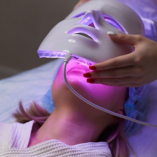 Feel the benefits of Phototherapy with LED mask for skin restoration in Plovdiv - from Makaroon Feel the benefits of Phototherapy with LED mask for skin restoration in Plovdiv - from Makaroon