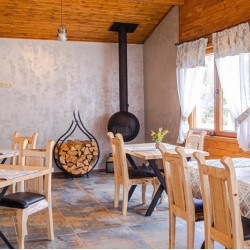 With a taste of Spain: Dinner with 4-course menu of choice for two at La Barraka Bistro in the village of Govedartsi