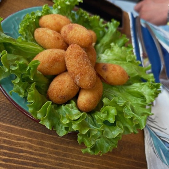 Споделете една прекрасна вечеря с вкус на Испания с любим човек с 4-степенно меню по избор в La Barraka Bistro от Makaroon