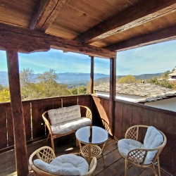 Blissful tranquility with "Overnight stay for two in villa Panorama 3" in the village of Leshten
