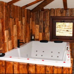 A romantic escape from the city in "Villa Panorama" in the village of Leshten