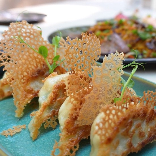 Насладете се на кулинарното изкуство на Азия с 6-степенна вечеря за двама в ресторант MIZU Sofia с Chef Lee от Makaroon Насладете се на кулинарното изкуство на Азия с 6-степенна вечеря за двама в ресторант MIZU Sofia с Chef Lee от Makaroon