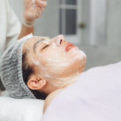 Нежен гликолов пилинг за красива и чиста кожа