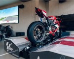 Влезте в света на MotoGP с мото симулатор Ducati Panigale от Makaroon Влезте в света на MotoGP с мото симулатор Ducati Panigale от Makaroon