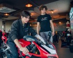 Влезте в света на MotoGP с мото симулатор Ducati Panigale от Makaroon Влезте в света на MotoGP с мото симулатор Ducati Panigale от Makaroon