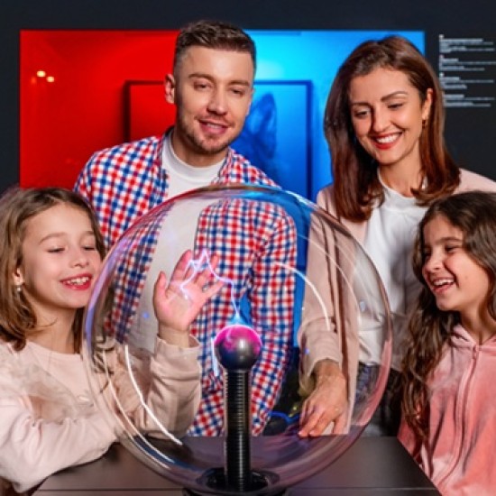 Открий магията в  ''Музей на илюзиите''  от Макароон