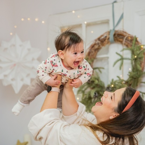 Christmas is even more magical with a Luxury Family Photoshoot from Makaroon Christmas is even more magical with a Luxury Family Photoshoot from Makaroon