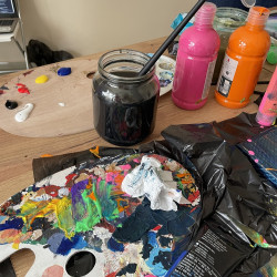 Арт ателие за двама - багрене на памучно изделие - тениска, шал, бандана Арт ателие за двама - багрене на памучно изделие - тениска, шал, бандана