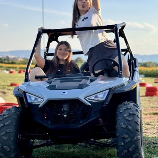 Адренaлин и забавление за деца с 45 мин. обучение и каране на бъги в OFF Road ACADEMY от Makaroon