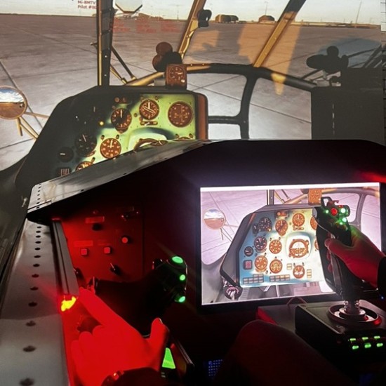 Feel the thrill of piloting a helicopter flight simulator from Makaroon Feel the thrill of piloting a helicopter flight simulator from Makaroon