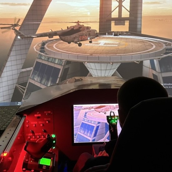 Feel the thrill of piloting a helicopter flight simulator from Makaroon Feel the thrill of piloting a helicopter flight simulator from Makaroon