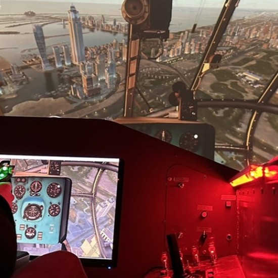 Feel the thrill of piloting a helicopter flight simulator from Makaroon Feel the thrill of piloting a helicopter flight simulator from Makaroon