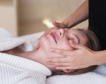 Подобрете еластичността на кожата си с Масаж на лице и грижа с професионална козметика в Стара Загора от Makaroon Подобрете еластичността на кожата си с Масаж на лице и грижа с професионална козметика в Стара Загора от Makaroon