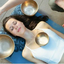 Звукова терапия с тибетски купи и камертони за баланс на тялото, ума и духа в Стара Загора