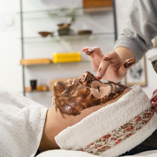 Поглезете кожата си със сладка шоколадова терапия + точков масаж на лице в Стара Загора от Makaroon Поглезете кожата си със сладка шоколадова терапия + точков масаж на лице в Стара Загора от Makaroon