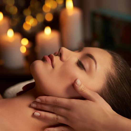 Луксозна терапия с Масаж на лице с висококачествена грижа от Osmosis Beauty в Стара Загора от Makaroon Луксозна терапия с Масаж на лице с висококачествена грижа от Osmosis Beauty в Стара Загора от Makaroon