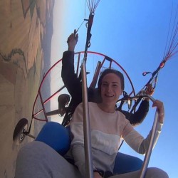 Полет с тандемен моторен парапланер + заснемане с HD край София Полет с тандемен моторен парапланер + заснемане с HD край София