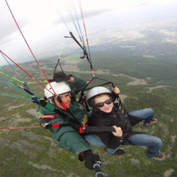 Panoramic flight with a paraglider near Sopot with included video recording by the hand of the instructor