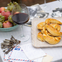 Винена дегустация на 5 вина за двама в Хараламбиеви, с. Петърница Винена дегустация на 5 вина за двама в Хараламбиеви, с. Петърница