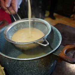 Обиколка на Етно Център Раждавица с баница и боза за двама с дете до 14 години Обиколка на Етно Център Раждавица с баница и боза за двама с дете до 14 години