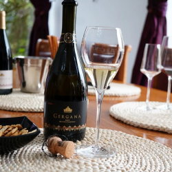 Винен тур с редки български сортове за двама във винарна Царев Брод Винен тур с редки български сортове за двама във винарна Царев Брод