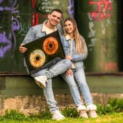 Превърнете вашите очи в уникална картина с ирисова фотография на два ириса в Пловдив