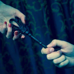 Ескейп руум в стаята на триковете: Детектива и Машината на времето за трима Ескейп руум в стаята на триковете: Детектива и Машината на времето за трима