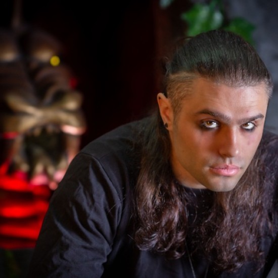 Изживейте приказните истории, с които сте отраснали, с ескейп стая Златната ябълка и змеят от Makaroon