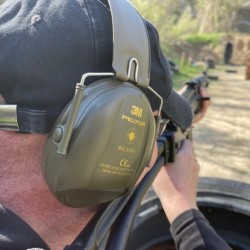 Training in handling a Kalashnikov assault rifle - safety and basics of operation