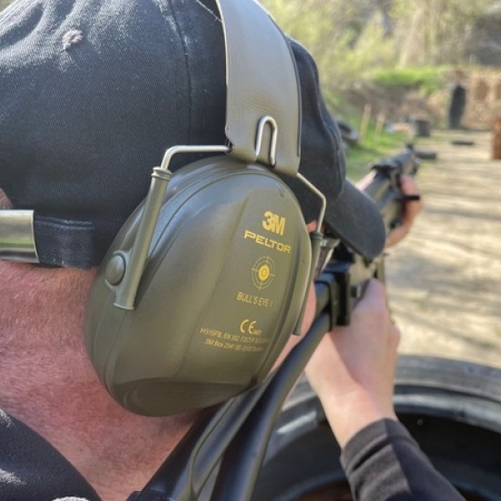 Научете тайните на използването на автомат „Калашников“ с професионално обучение от Makaroon