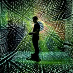 Ескейп руум в паралелна вселена за трима: Загадките на професор Линд Ескейп руум в паралелна вселена за трима: Загадките на професор Линд