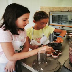 Вкусно преживяване - кулинарно ателие за сладкиши Вкусно преживяване - кулинарно ателие за сладкиши