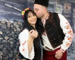 Направете Вашия празник незабравим с Фотосесия с автентични народни носии за двама в село Жеравна от Makaroon