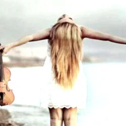 Индивидуални уроци по избор: Класически инструменти (пиано, цигулка, виола)